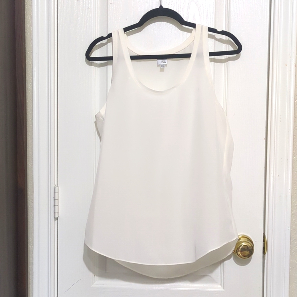 Iris & Ink 100% silk scoop neck sleeveless blouse